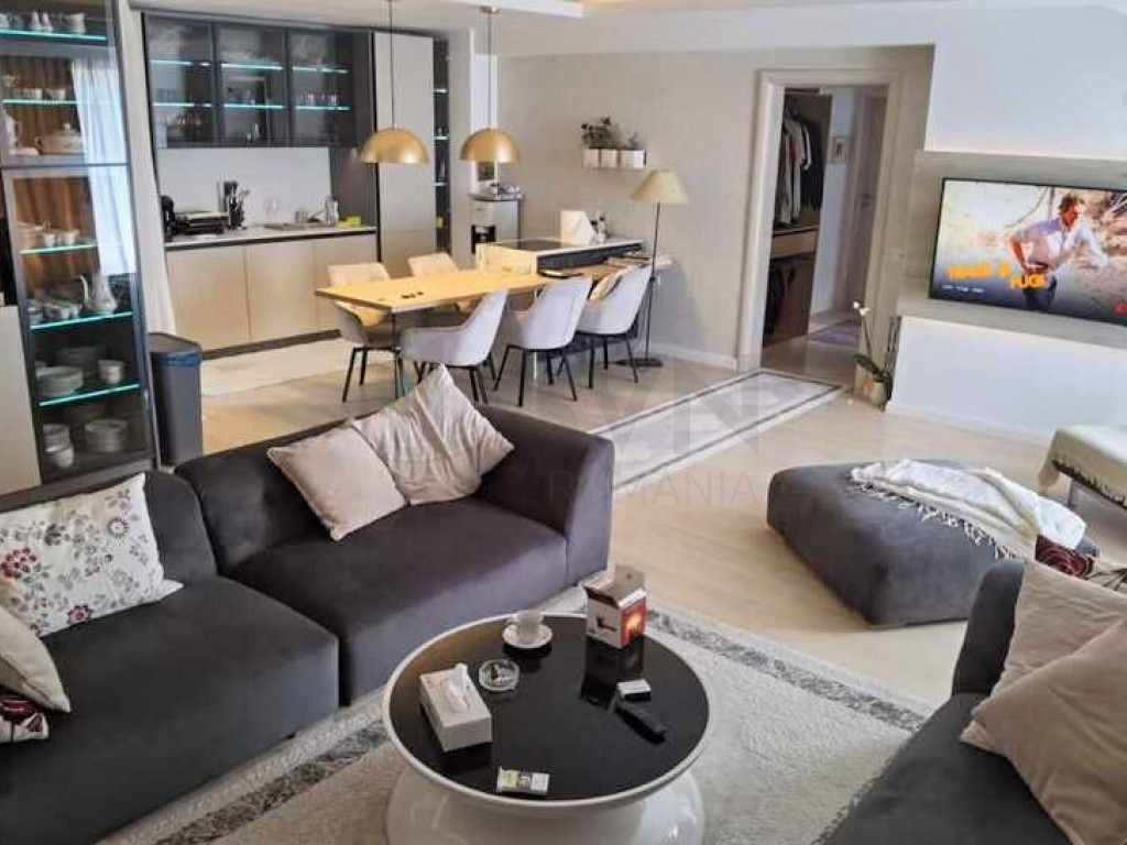 Apartament cu 4 camere de pe Bulevardul Aviatorilor