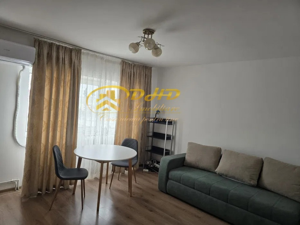 APARTAMENT CU 1 CAMERA GARA