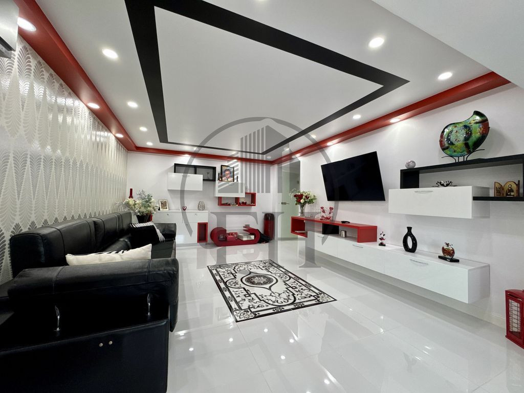 Apartament 4 camere de vanzare Agigea, Constanta