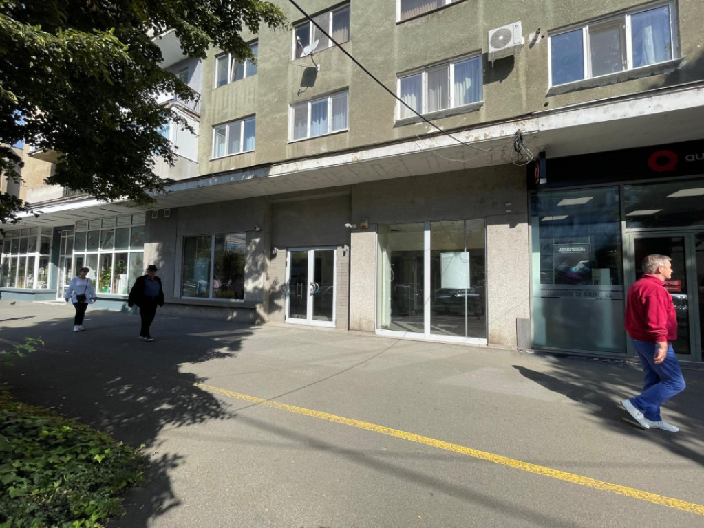 Spațiu comercial ultracentral de închiriat – 165 mp, Bd.
