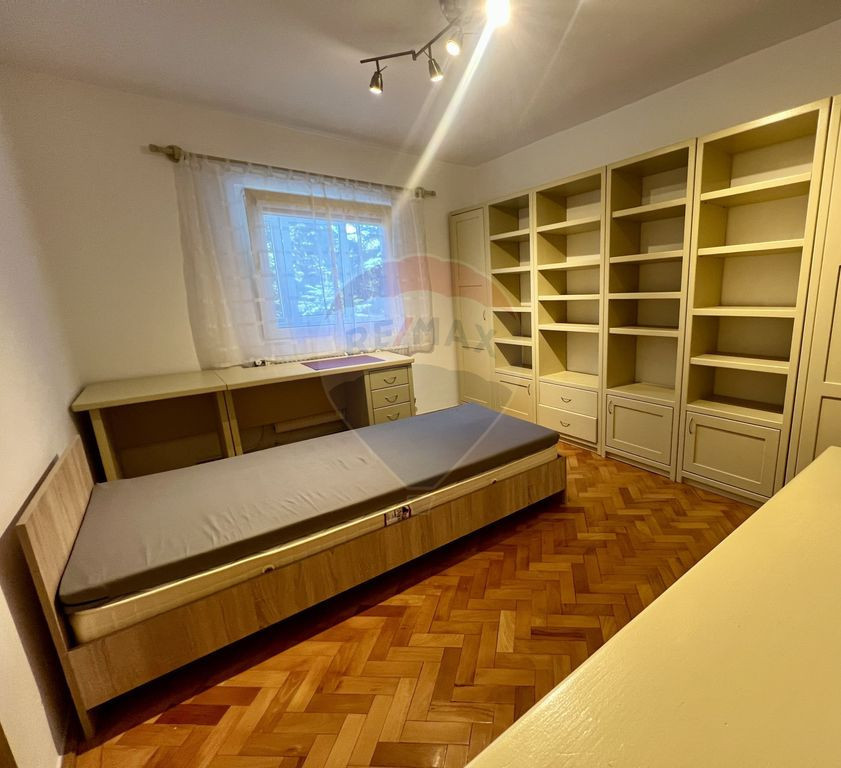 Apartament spațios 4 camere in cartierul Ștrand