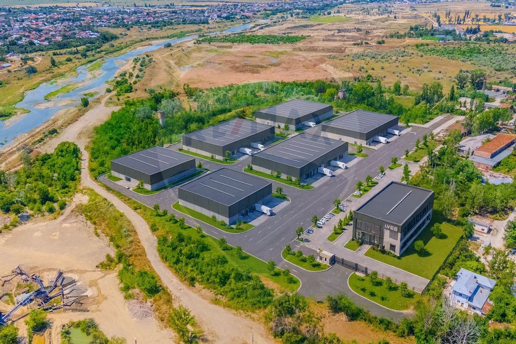 Teren industrial 101.255 mp + hale de vânzare, Bucov Pra...