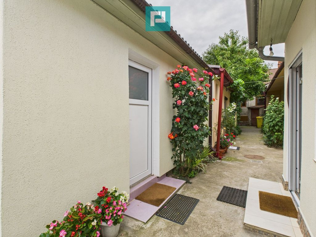 Apartament cu 2 camere, la casă, ultracentral