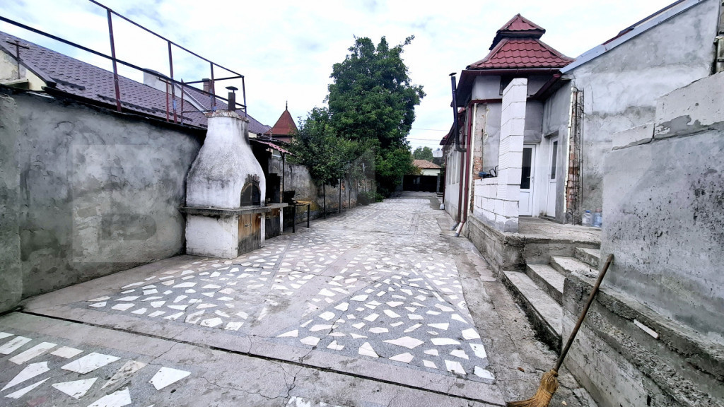 Casa individuala, 110 mp utili, 600mp teren, situata in Damb