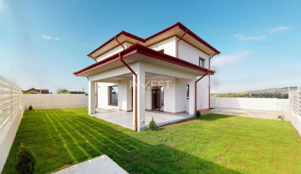 Casă cu 4 camere în stil mediteranean în apropiere de Ia?