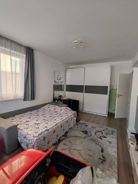 Apartament 2 camere decomandat 51 mp plus 8 mp balcon, parte