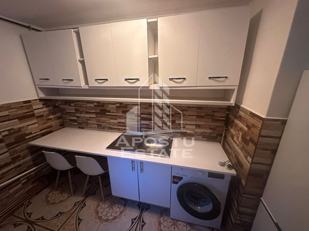 Apartament cu 1 camera, decomandat, etajul 1, centrala, D...