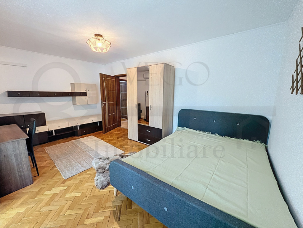 De inchiriat apartament 3 camere, decomandat, zona Nicolae T