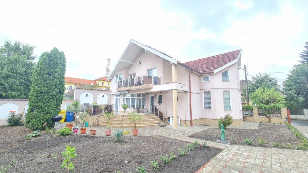 Casa 6 camere spatioasa vasile milea