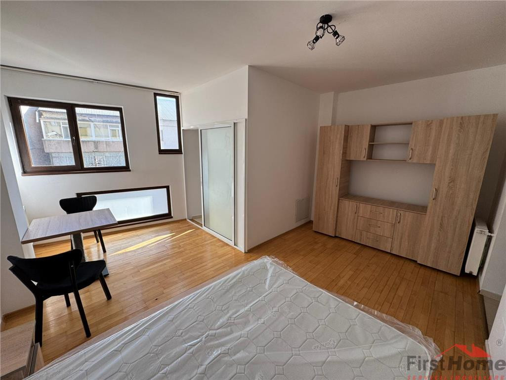 Garsoniera renovata, et 2, Liceul Unirea, Sc 5, pozitionata