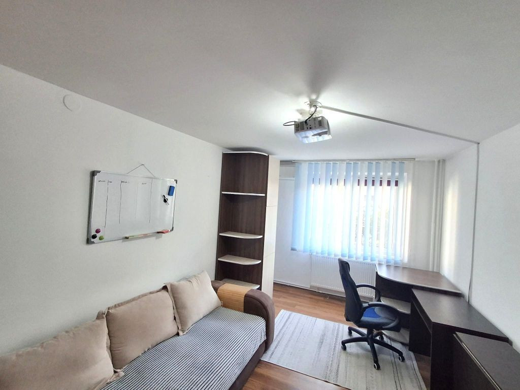 Apartament 3 Camere zona Piata Munci