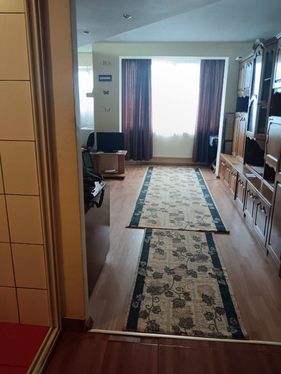 Motorului , garsoniera, etaj1