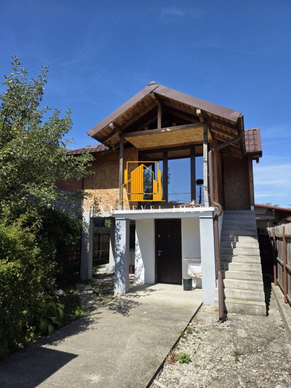 Vânzare 2 case, curte comună, 100 mp + 920 mp teren – Tu