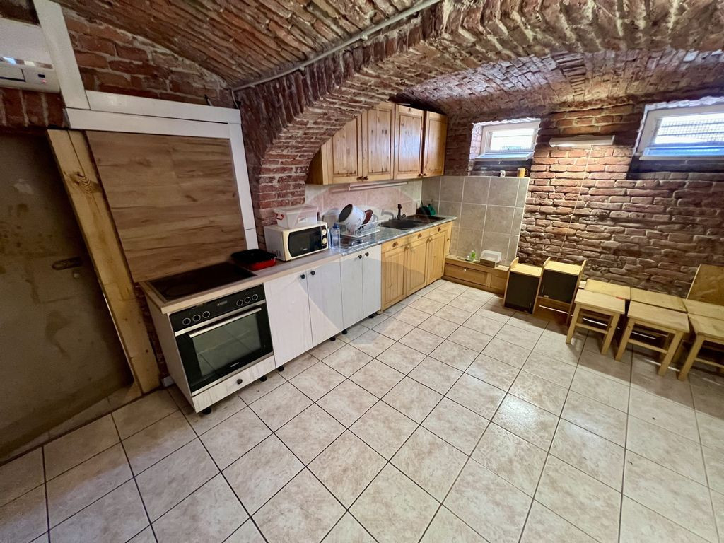 Casa de închiriat 7 Camere I 300mp I zona Turnisor