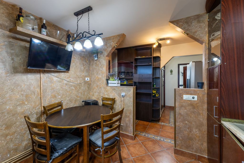 Apartament cu 3 camere de închiriat în zona Podgoria