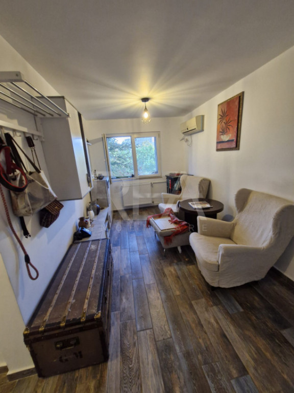 Apartament cu 4 camere la 400 de metri distanță de metroul