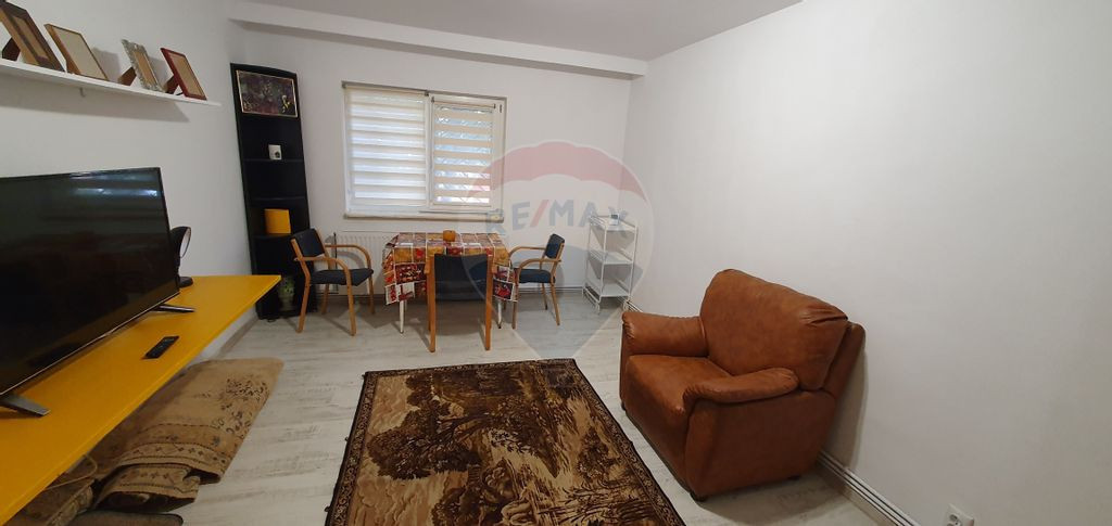 Apartament cu 2 camere de închiriat în zona Sarari