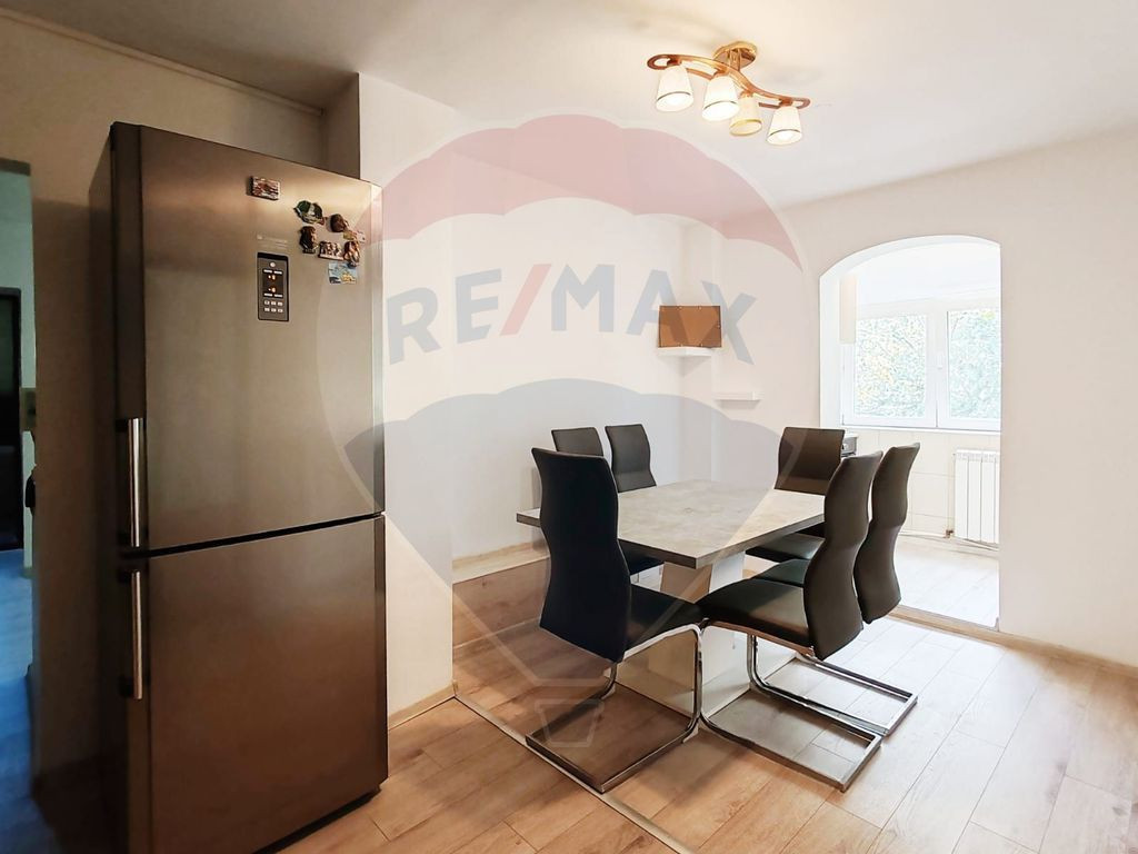 Apartament cu 3 camere de închiriat, etaj 1, str. Milcov...