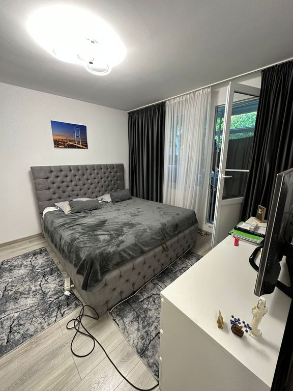 Apartament 3 camere decomandat Piata Resita Loc parcare