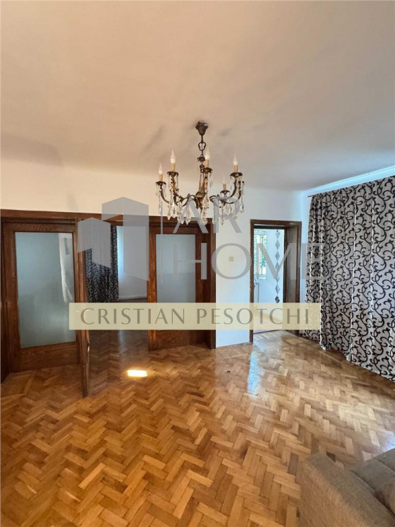 Casa 5 camere, zona Mihai Bravu, Ploiesti