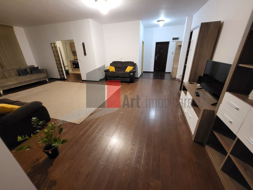 Apartament cu 3 camere de vanzare in zona Straulesti
