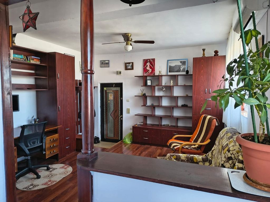 Garsonieră, 25 mp, Corneliu Coposu. 47 000 E. Comision 0