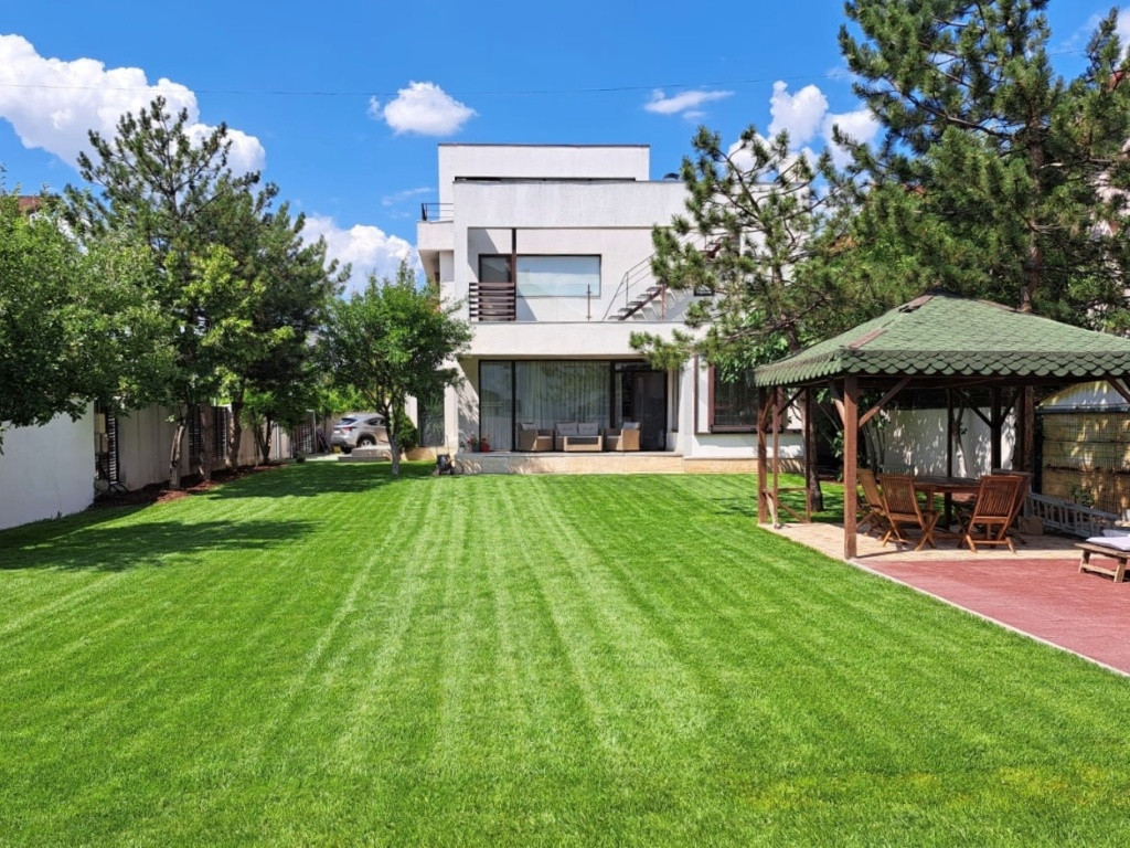 Casa 6 camere Erou Iancu Nicolae