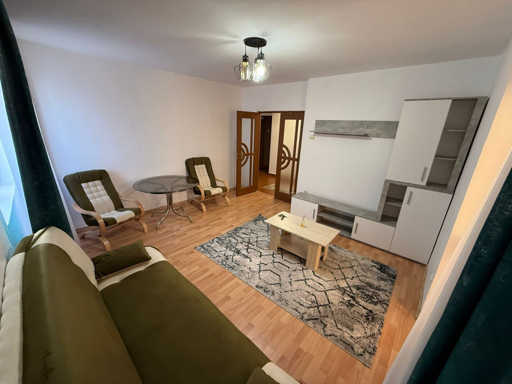 Inchiriere apartament 3 camere ultracentral - Cuza Voda
