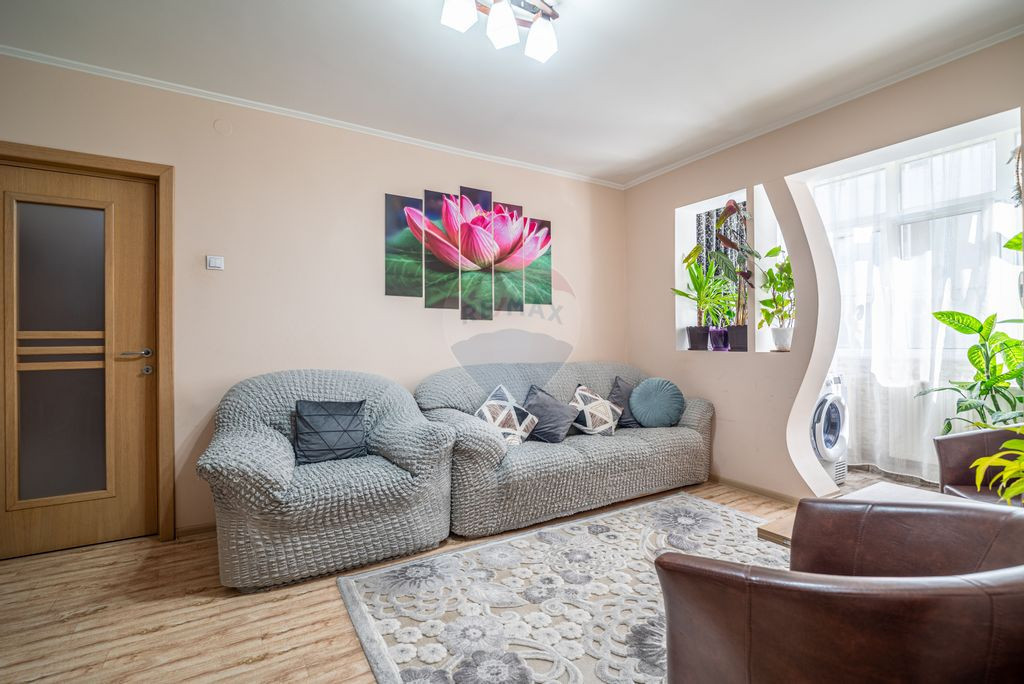 Apartament luminos, 2 camere, renovat, Parter – Breaza