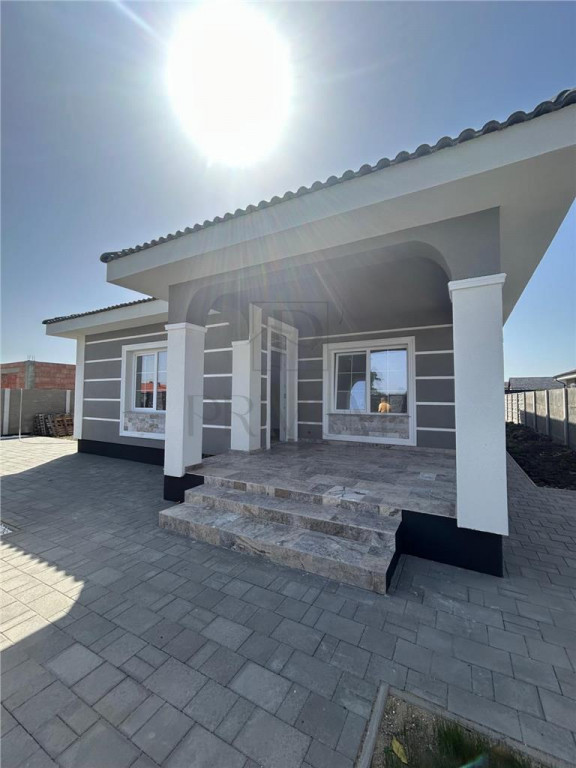 Sanmihaiul Roman- teren generos- personalizare interioara