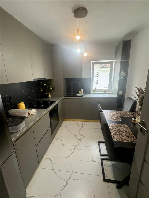 GIROC - 2 Camere - DECOMANDAT - Bloc nou - Loc de parcare