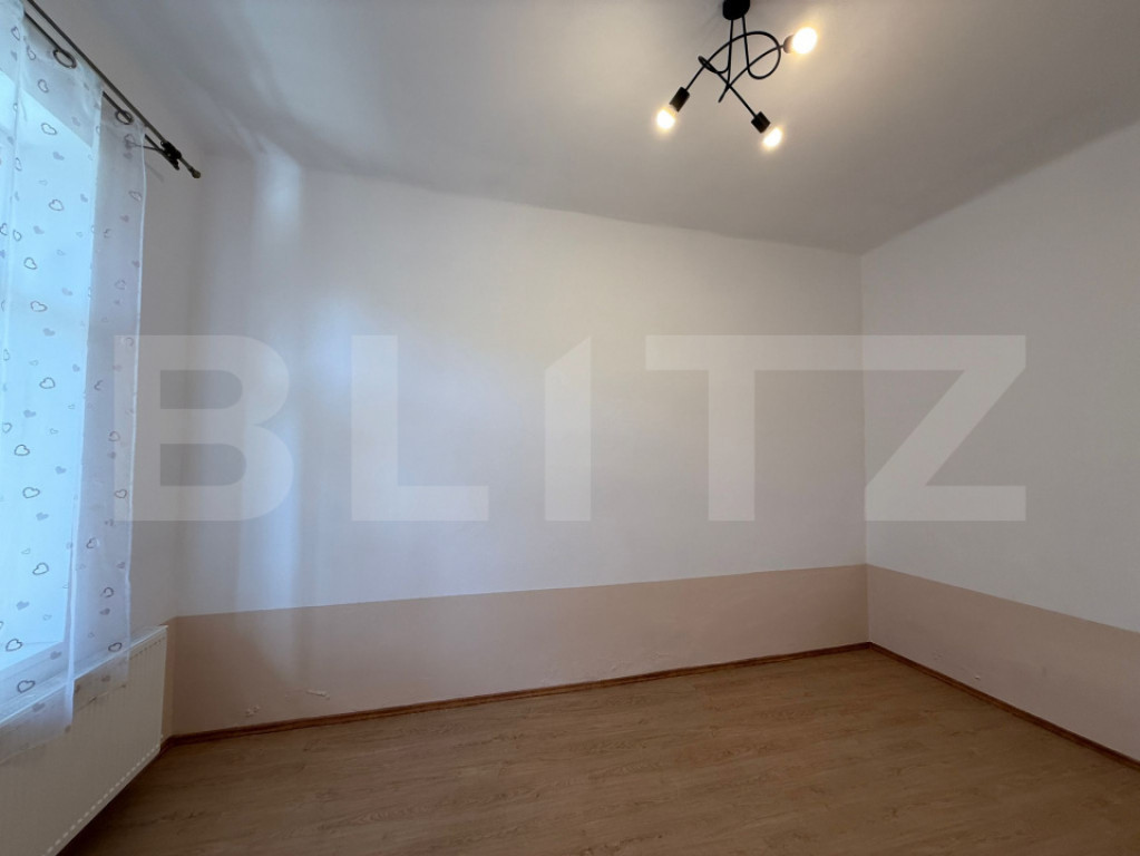Apartament de vânzare, cu 2 camere, 54 mp, zona semicentral