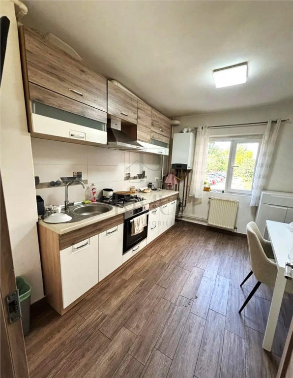 LIPOVEI - PARTER INAT - 3 CAMERE - 2 BAI - CENTRALA PROPRIE