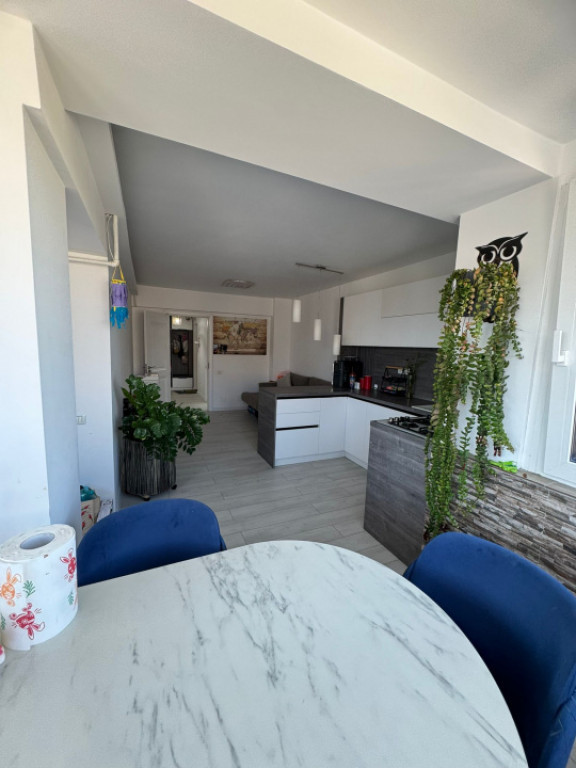 Apartament 3 camere de vanzare - Tomis Nord-Constanta