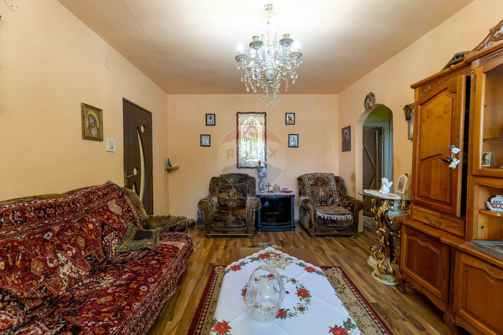 Apartament cu 3 camere de închiriat în zona P-ta Garii