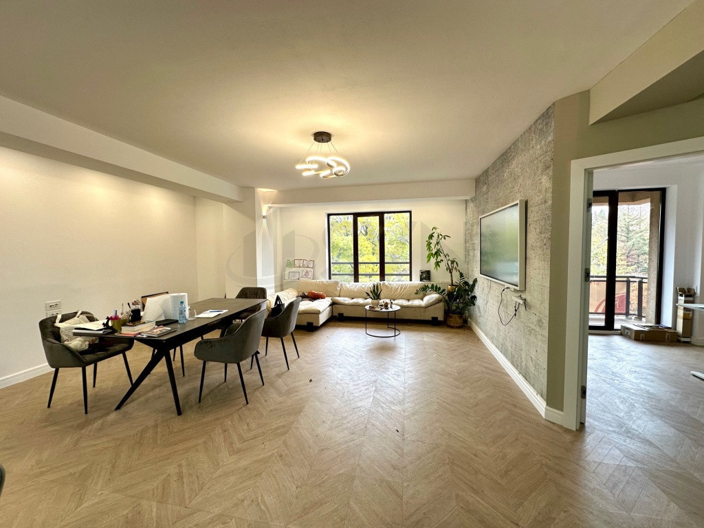 Apartament superb 4 camere bloc 2004 zona Arcul de Triumf...