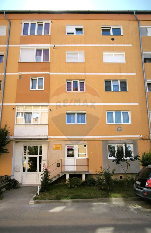 Apartament 2 camere de vanzare, decomandate, Vitrometan -