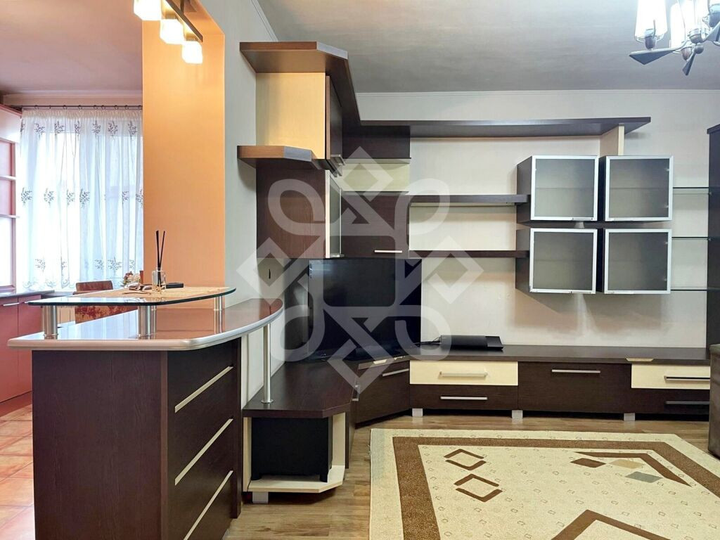 Apartament cu 2 camere de , etaj 1 in Rogerius