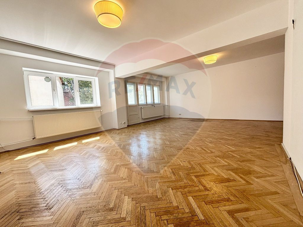 Apartament de închiriat în zona Arcul de Triumf, Kisele...