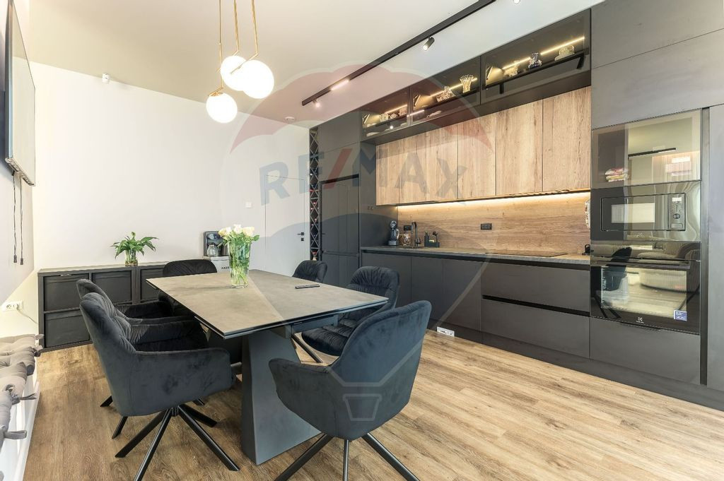 Vilă smart 6 camere cu rooftop pool – de închiriat