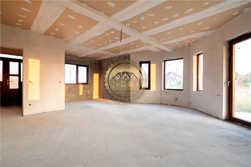 Casa la gri pe un singur nivel, de , Cihei