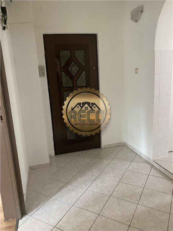 Apartament cu 3 camere, etaj 1, Decebal