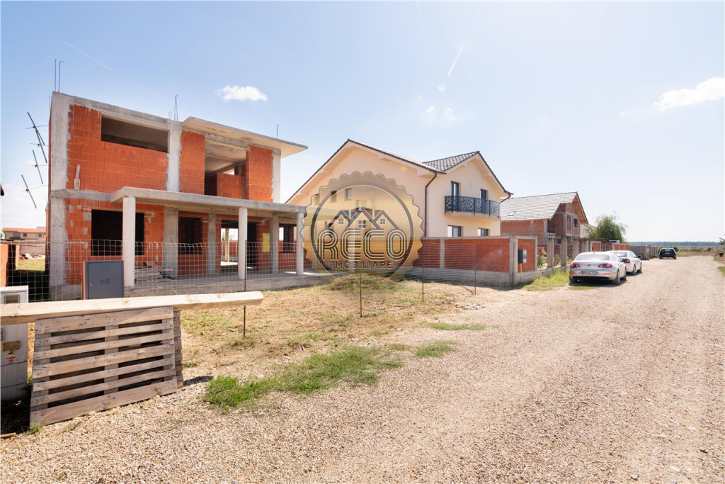 Casa la rosu, teren 700mp, Grigorescu