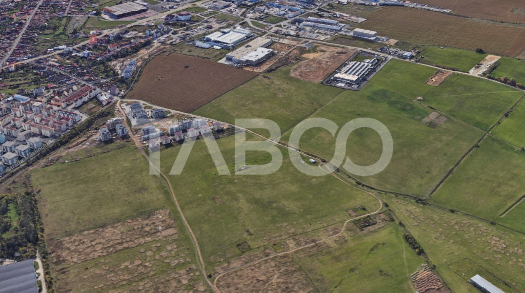 Teren intravilan 2 fronturi de 35 m fiecare 8.000 mp Turniso