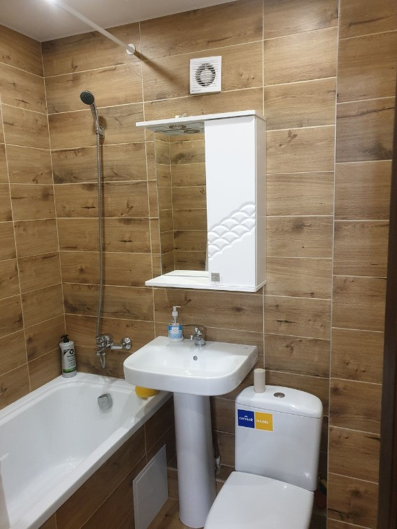 Apartament cu o camera de inchiriat in zona Gruia