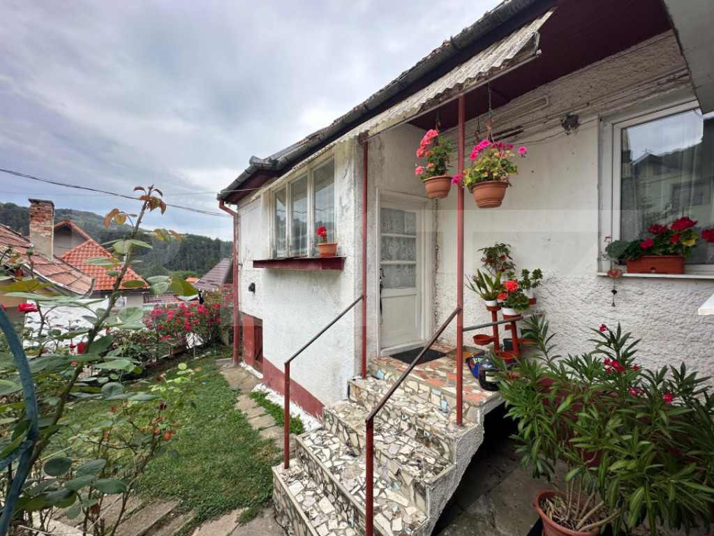 CASA/ VILA, 91 mp utili, 170 mp teren, Zona Schei