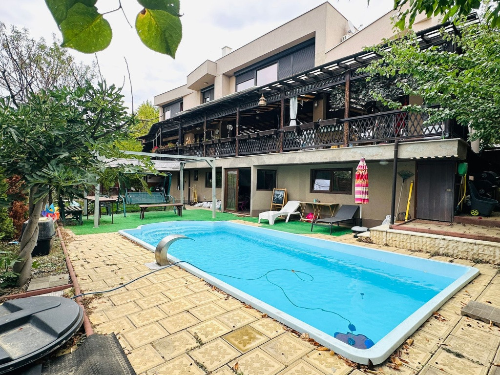 Vila de lux cu 9 camere in Corbeanca-Petresti