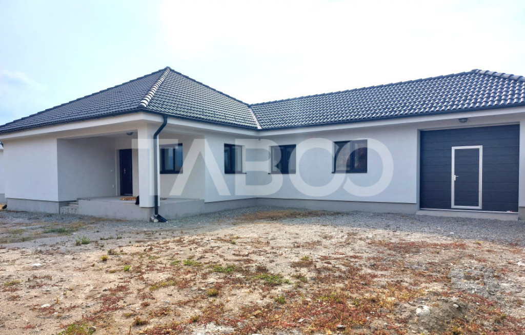 Casa de vanzare pe 1 nivel 92 mp 3 camere teren livada 2042