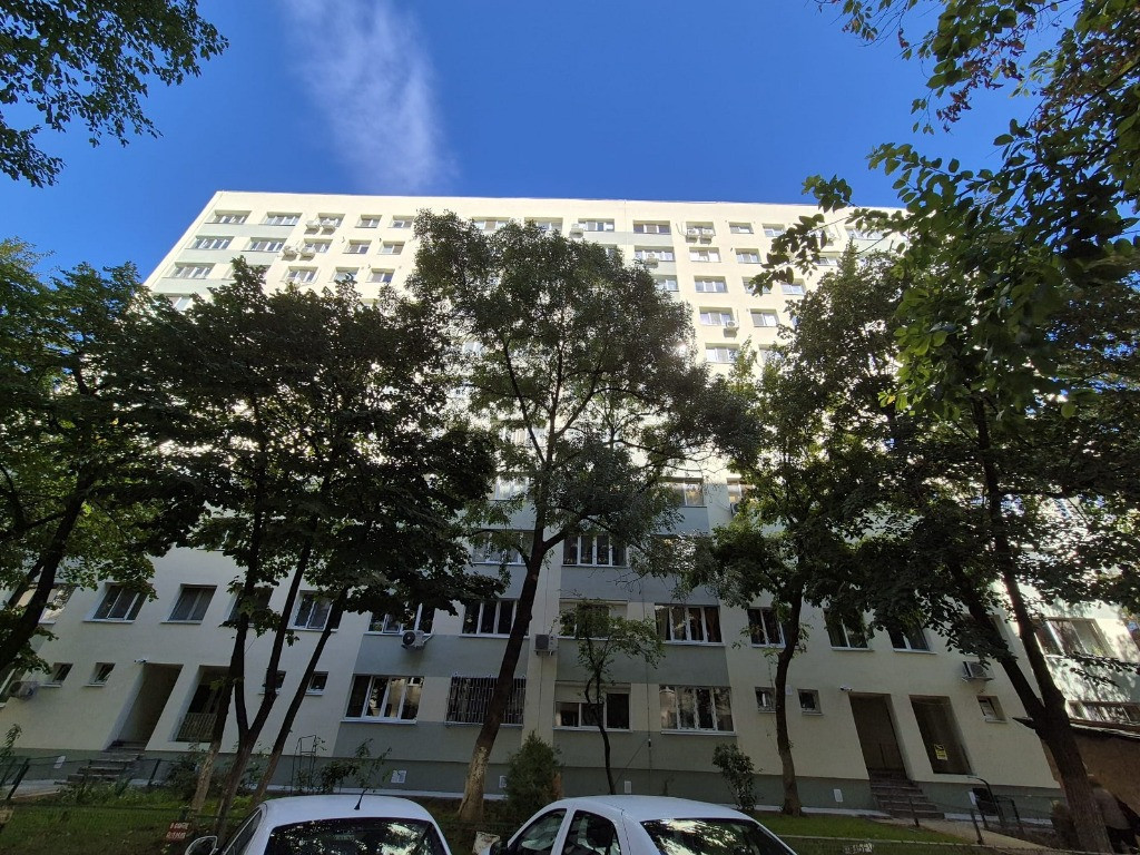 Colentina - D-na Ghica, vanzare ap. 2 camere decomandat