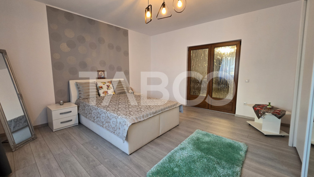 PRIMA INCHIRIERE: Casa cu 3 camere, 82 mp utili curte in Tur